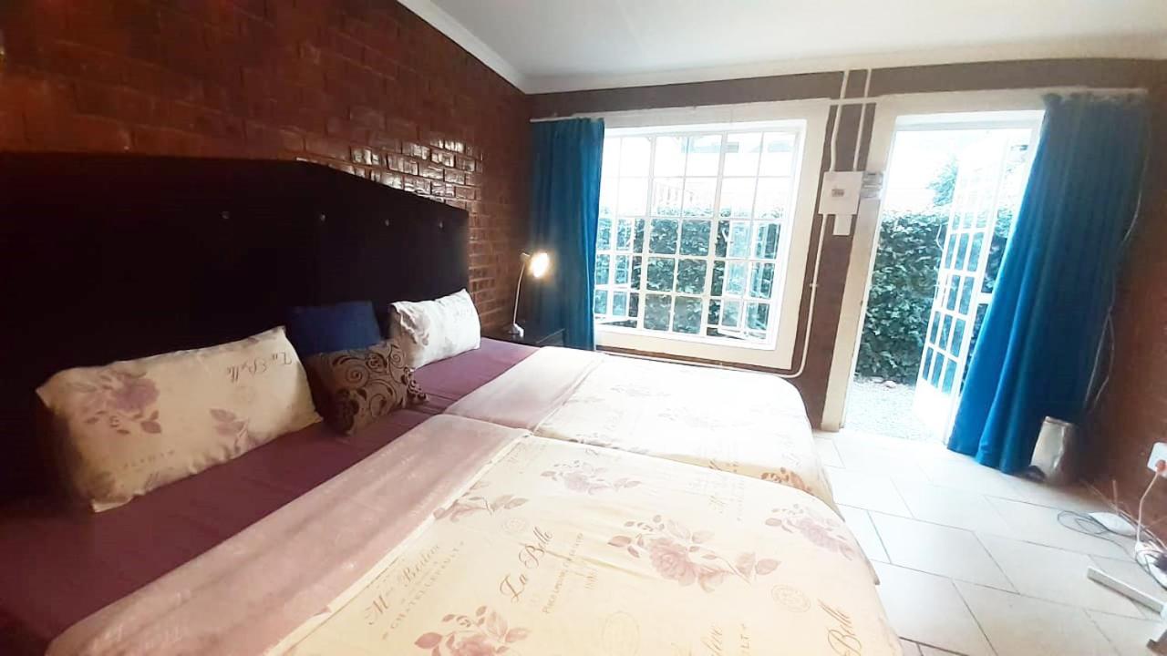 Cozy Hatfield Condo Pretoria-Noord Habitación foto